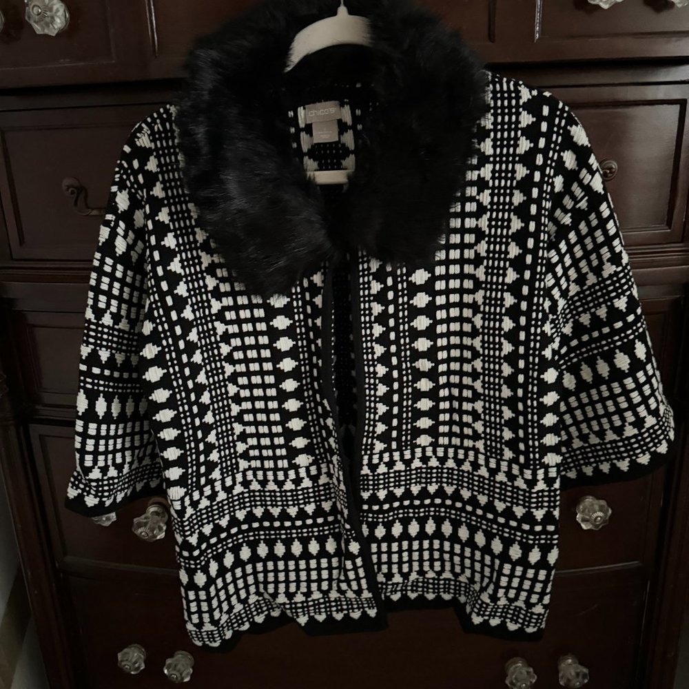 Chico's Black & White 3/4 Length Sleeve Jacket W/ Removable Fur Collar - Size 1